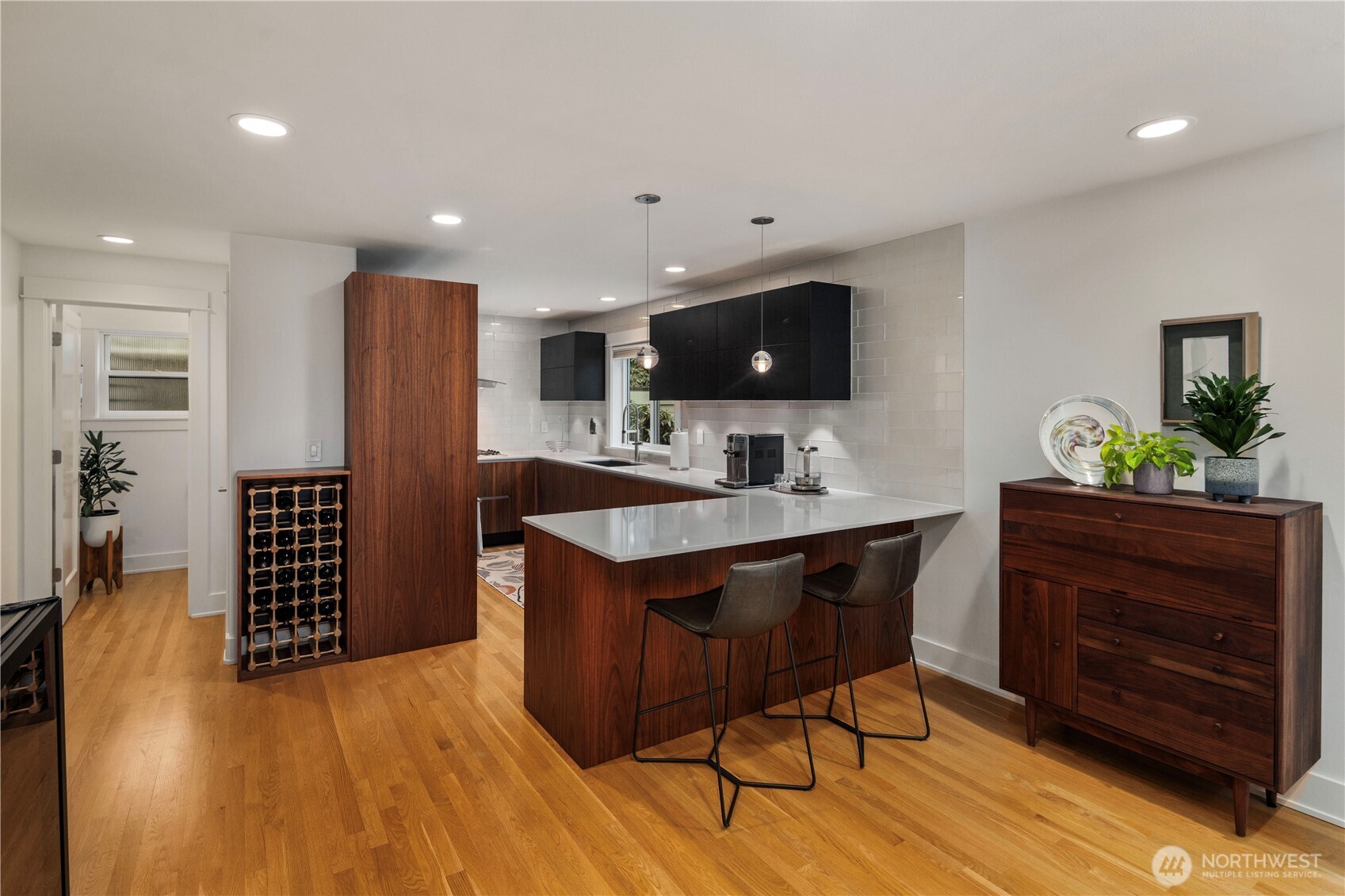 2024 Broadway East Seattle, WA 98102 - Photo 9 of 40