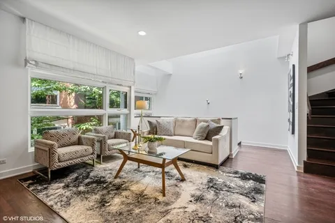 $875,000 | 1967 North Maud Avenue, Unit A, Chicago, IL 60614