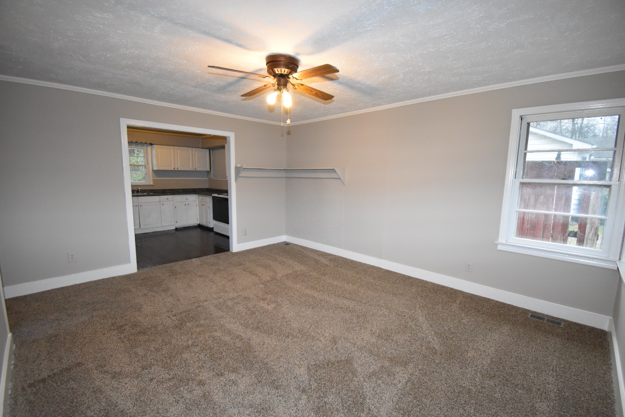 141 West Rossview Road Clarksville, TN 37040 - Photo 3 of 16