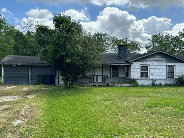 $149,900 | 2221 South Front Street, Angleton, TX 77515