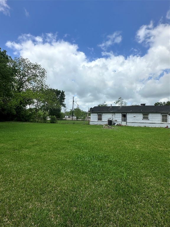 2221 South Front Street Angleton, TX 77515 - Photo 21 of 26