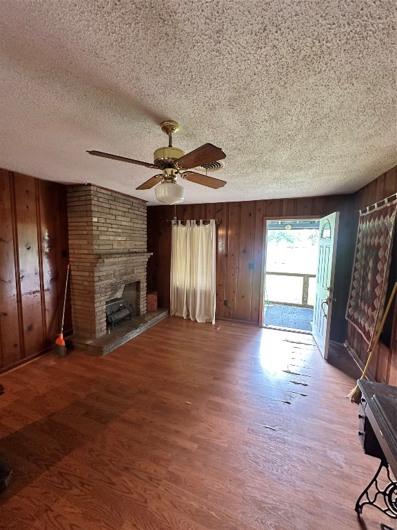 2221 South Front Street Angleton, TX 77515 - Photo 9 of 26