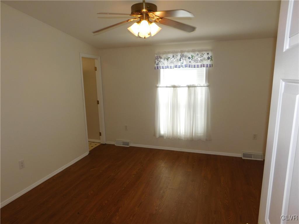 41 Abbey Road Easton, PA 18040 - Photo 19 of 23 Bedroom 2