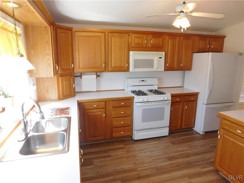 41 Abbey Road Easton, PA 18040 - Photo 8 of 23 Gallery Image 8