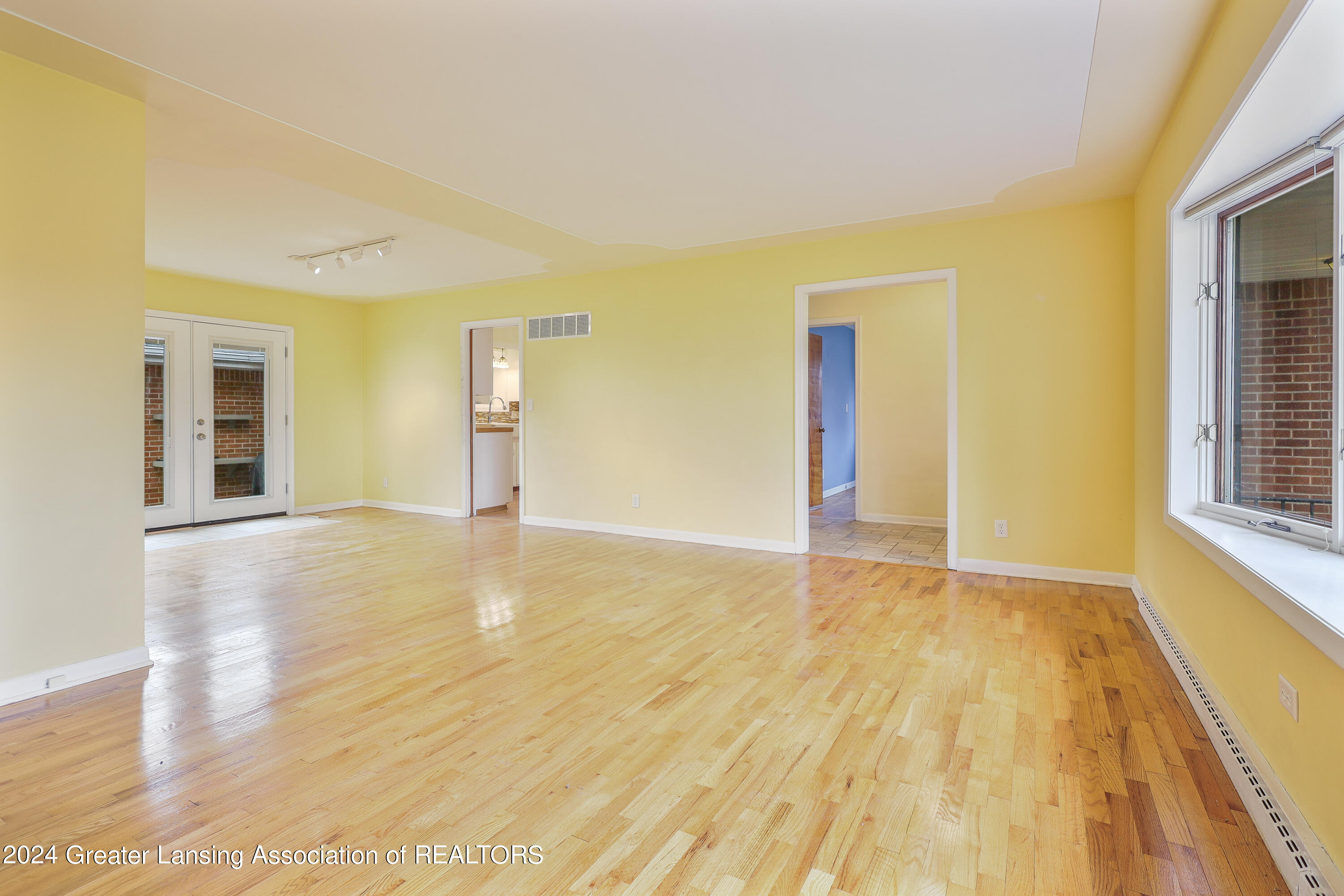 2803 South Cambridge Road Lansing, MI 48911 - Photo 7 of 68 Cambridge-22