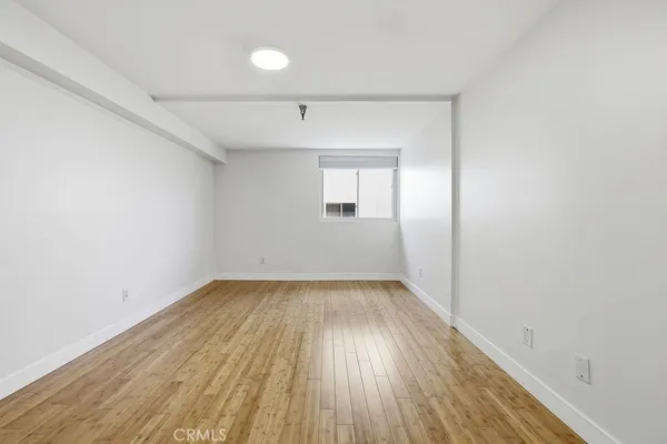 $569,000 | 5143 Bakman Avenue, Unit 104, North Hollywood, CA 91601