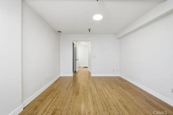$569,000 | 5143 Bakman Avenue, Unit 104, North Hollywood, CA 91601