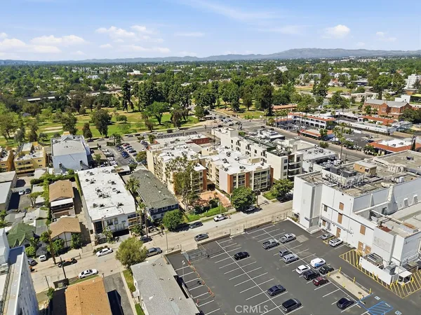$569,000 | 5143 Bakman Avenue, Unit 104, North Hollywood, CA 91601