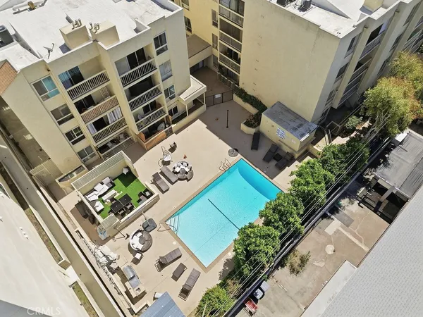 $569,000 | 5143 Bakman Avenue, Unit 104, North Hollywood, CA 91601