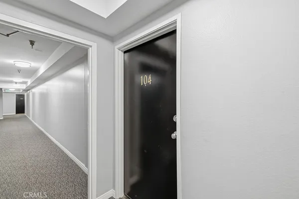 $569,000 | 5143 Bakman Avenue, Unit 104, North Hollywood, CA 91601