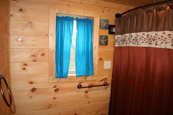 160 Stanley Road Trenton, GA 30752 - Photo 6 of 20 160 Stanley Road - Bathroom 2