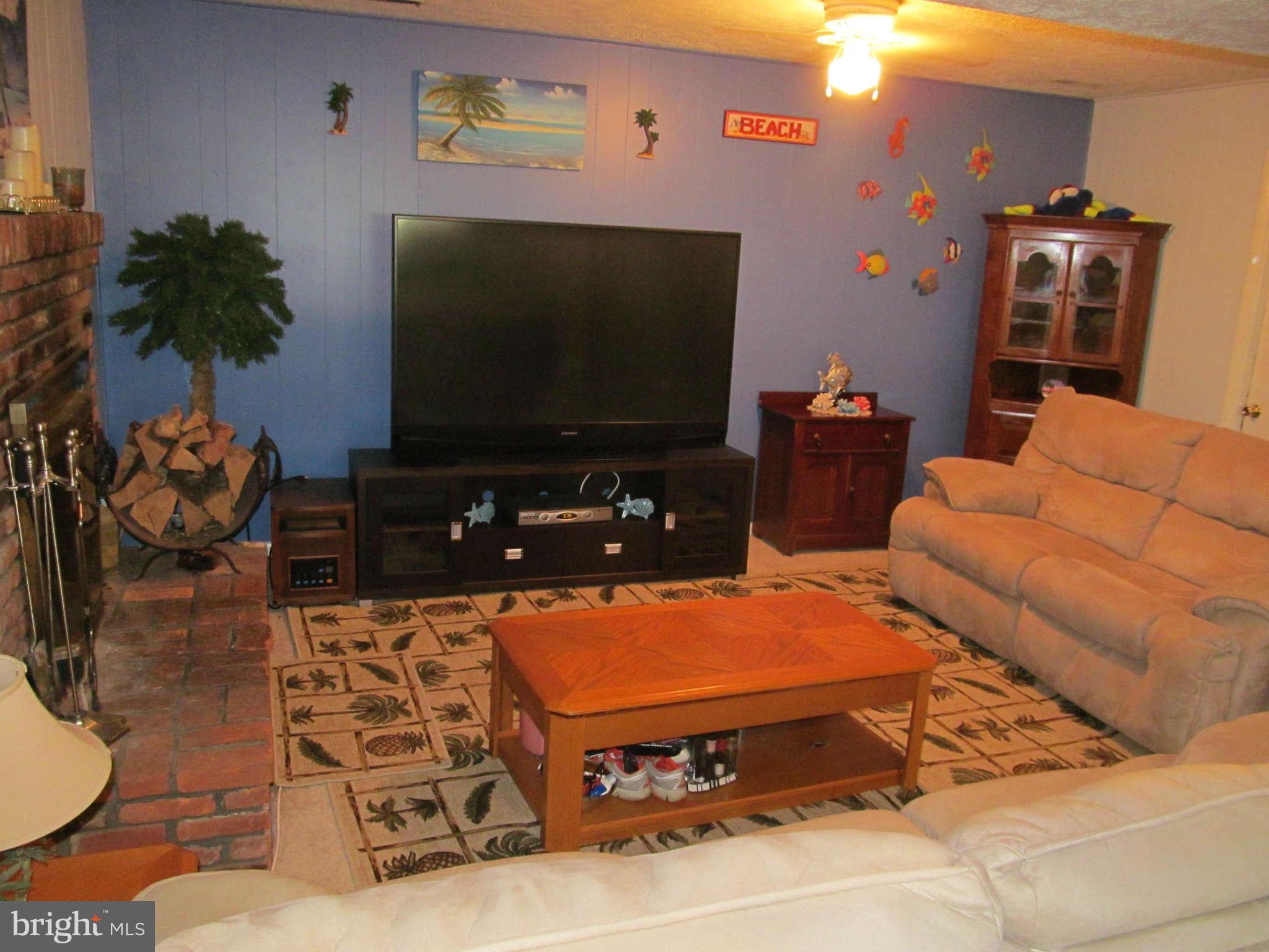 718 McCann Road Severna Park, MD 21146 - Photo 9 of 30 Family Room