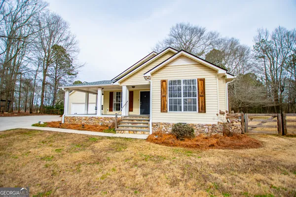 $439,900 | 2 Pine Hill Drive, Ranburne, AL 36273
