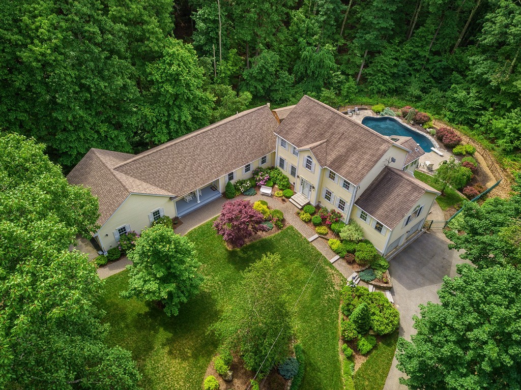 8 Hostler Road Chelmsford, MA 01824 - Photo 1 of 30 Gallery Image 1