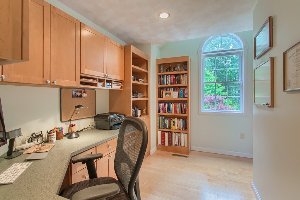 8 Hostler Road Chelmsford, MA 01824 - Photo 18 of 30 Gallery Image 18