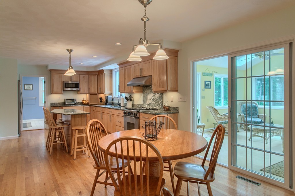 8 Hostler Road Chelmsford, MA 01824 - Photo 8 of 30 Gallery Image 8