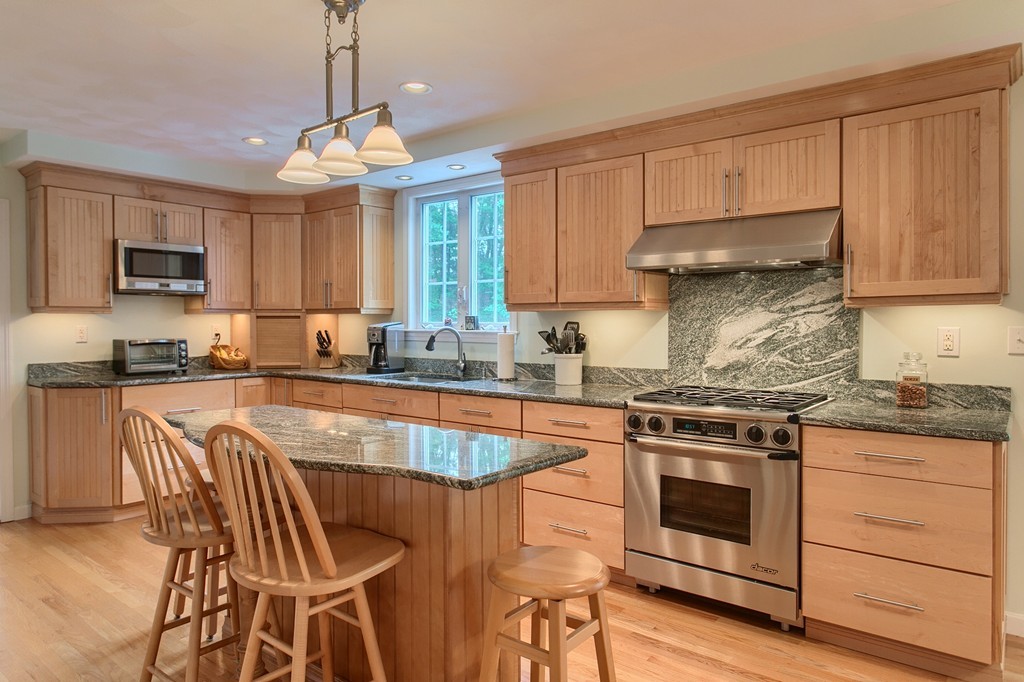 8 Hostler Road Chelmsford, MA 01824 - Photo 10 of 30 Gallery Image 10