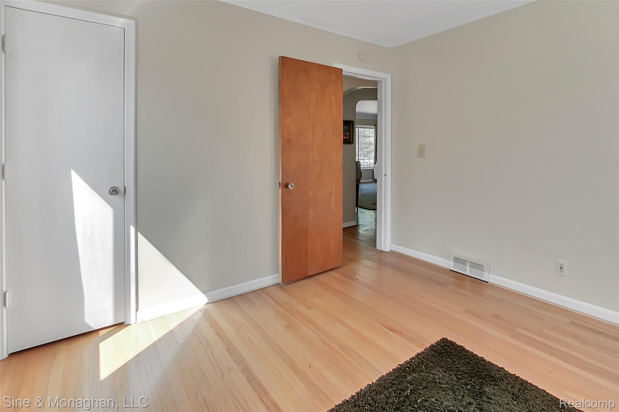 1751 Hawthorne Road Grosse Pointe, MI 48236 - Photo 20 of 37 1751_Hawthorne - HD Drone Photography-33.jpg