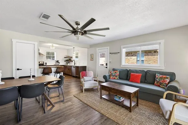 $499,999 | 183 Seaside Drive, Gun Barrel City, TX 75156