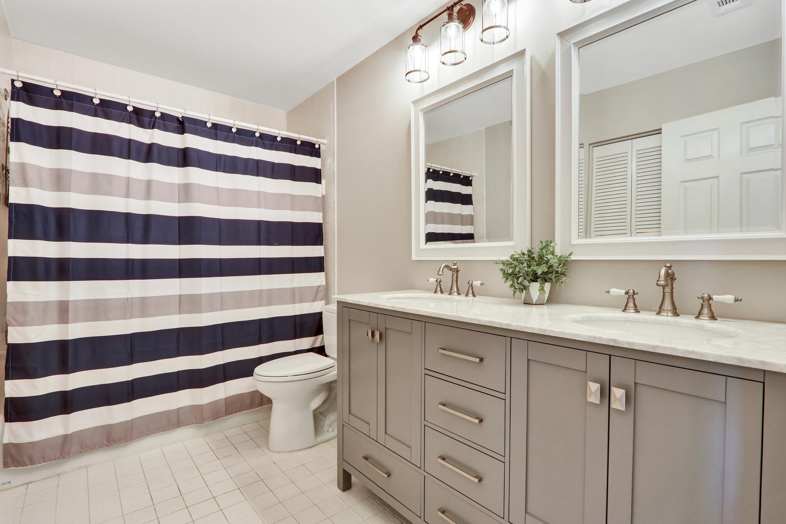 1310 Crown Point Wellington, FL 33414 - Photo 6 of 10 Bathroom 3