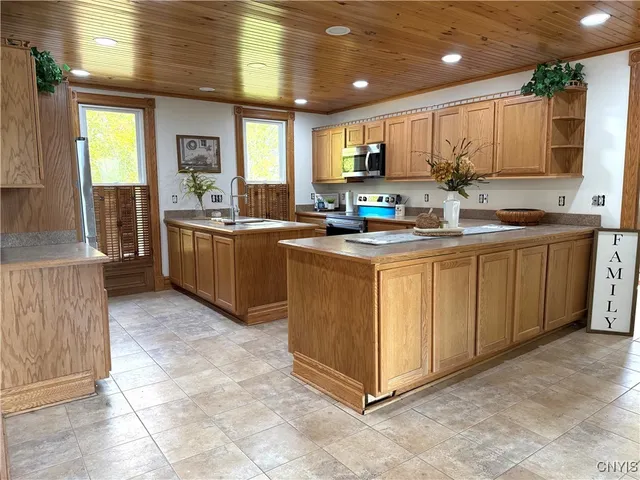 $359,900 | 8750 North Main Street, Le Ray, NY 13637