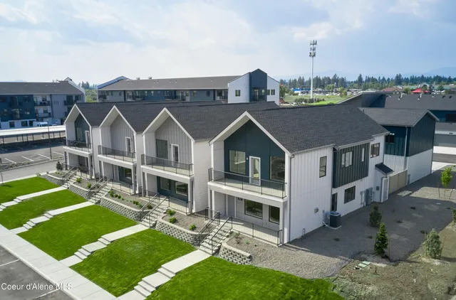 $685,000 | 953 East RR Avenue, Post Falls, ID 83854