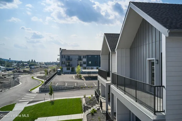 $685,000 | 953 East RR Avenue, Post Falls, ID 83854