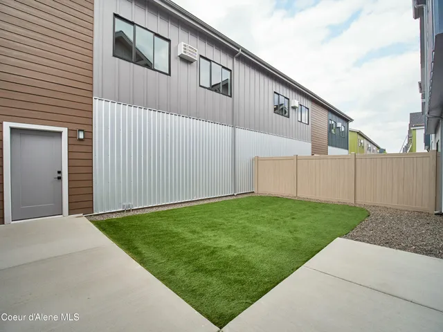 $685,000 | 953 East RR Avenue, Post Falls, ID 83854