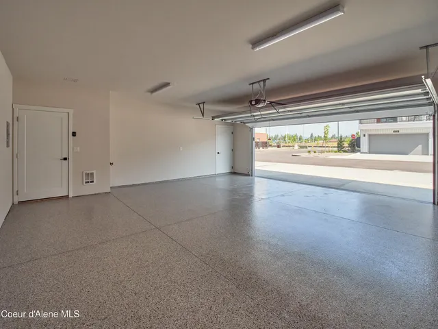 $685,000 | 953 East RR Avenue, Post Falls, ID 83854