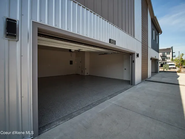 $685,000 | 953 East RR Avenue, Post Falls, ID 83854