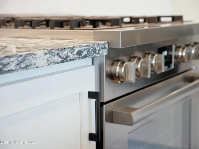 $685,000 | 953 East RR Avenue, Post Falls, ID 83854