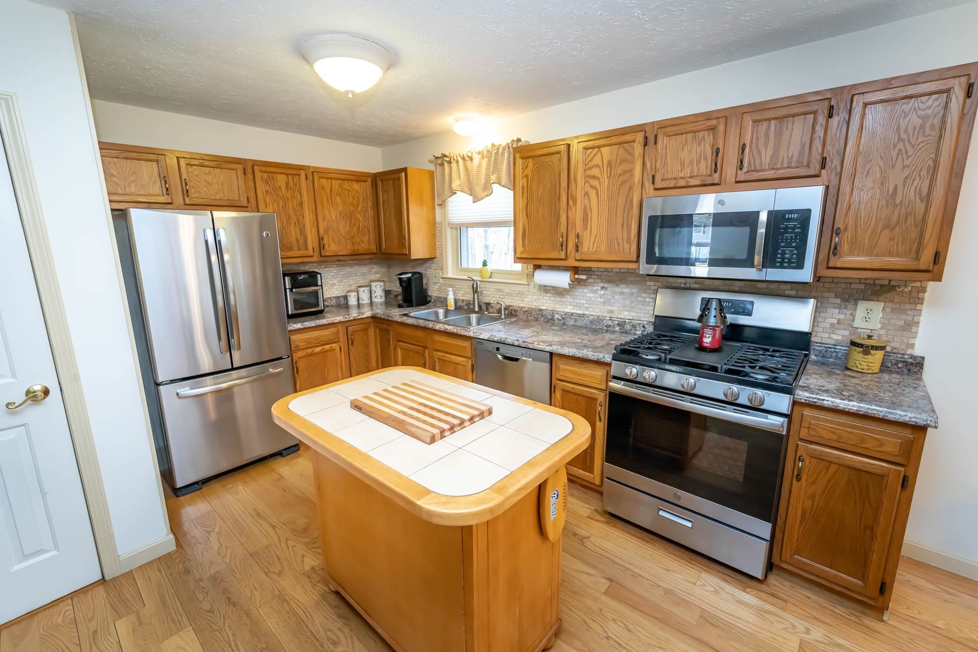 10 Rangers Drive, Unit B Hudson, NH 03051 - Photo 6 of 39