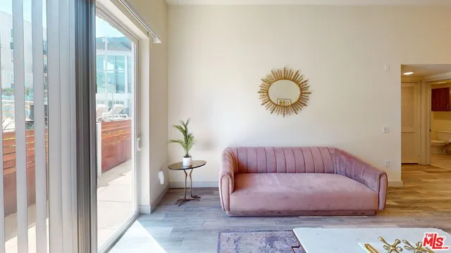 $3,041 | 950 East 3rd Street, Unit 5203, Los Angeles, CA 90013