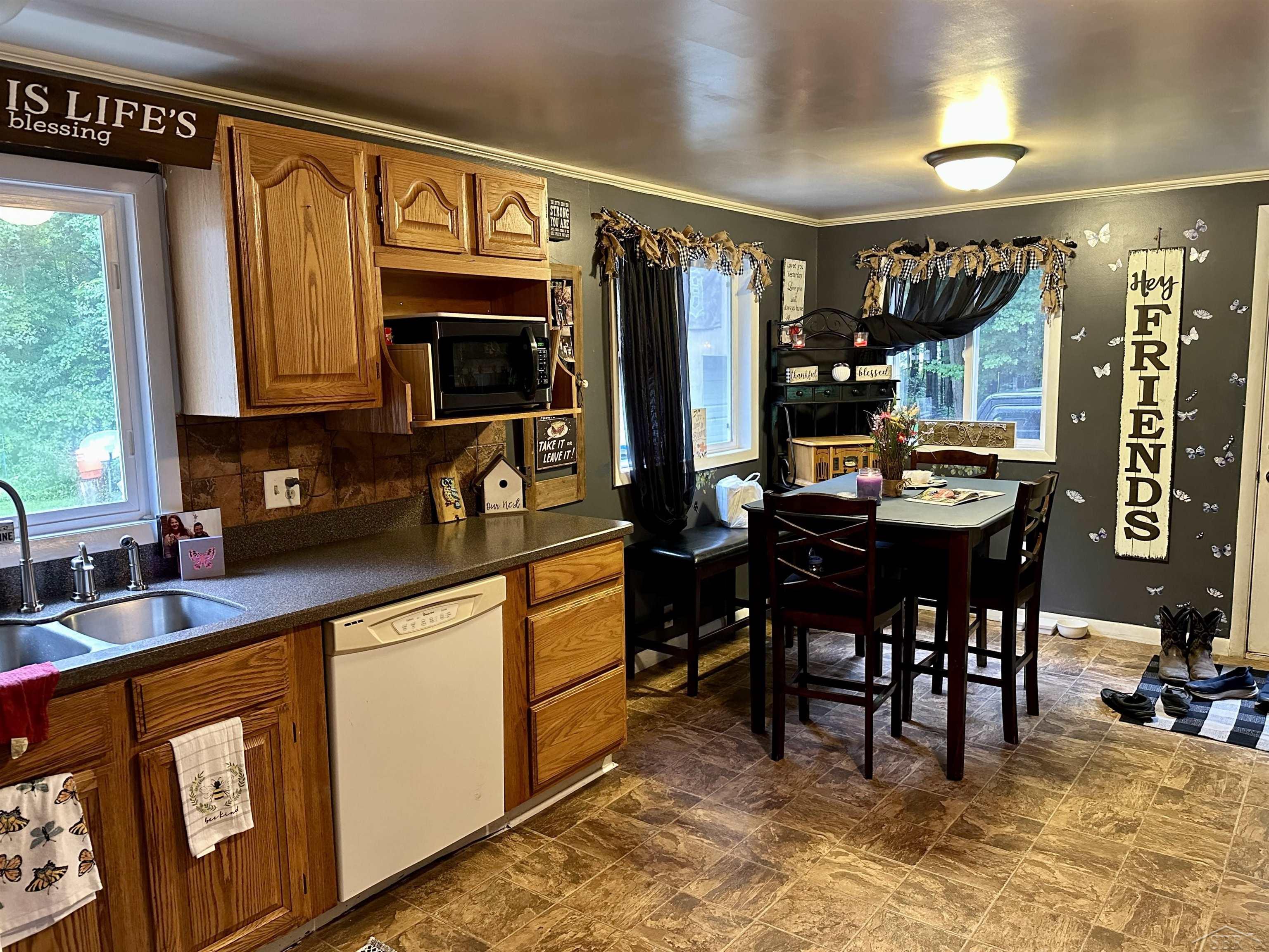 3906 Hanes Road Vassar, MI 48768 - Photo 17 of 70 50118311-16.JPG