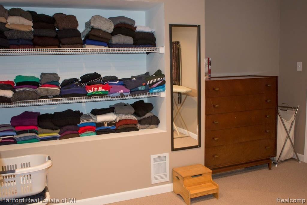 36430 Howard Road Farmington Hills, MI 48331 - Photo 23 of 43