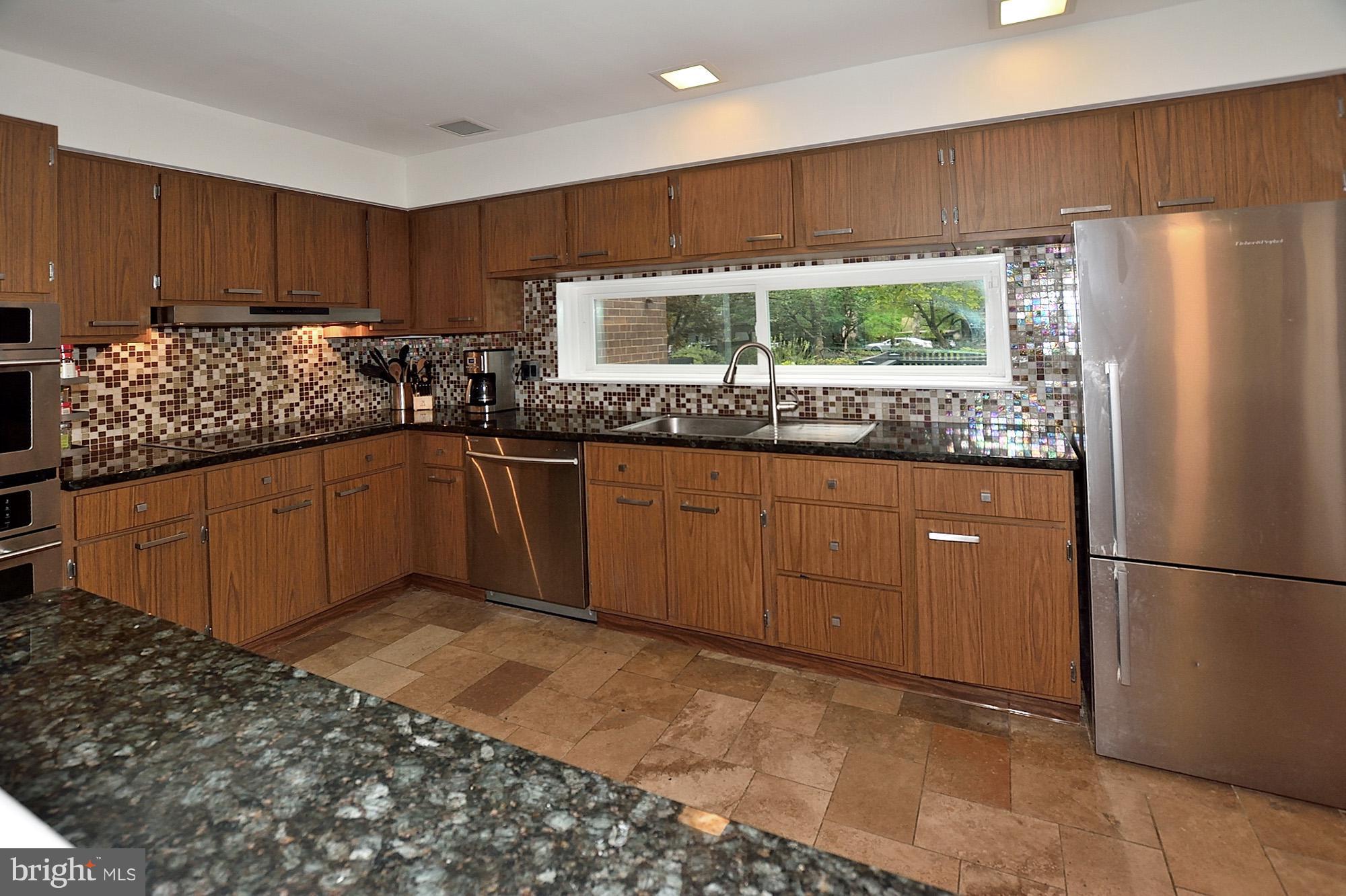 11518 Links Drive Reston, VA 20190 - Photo 11 of 30 Kitchen