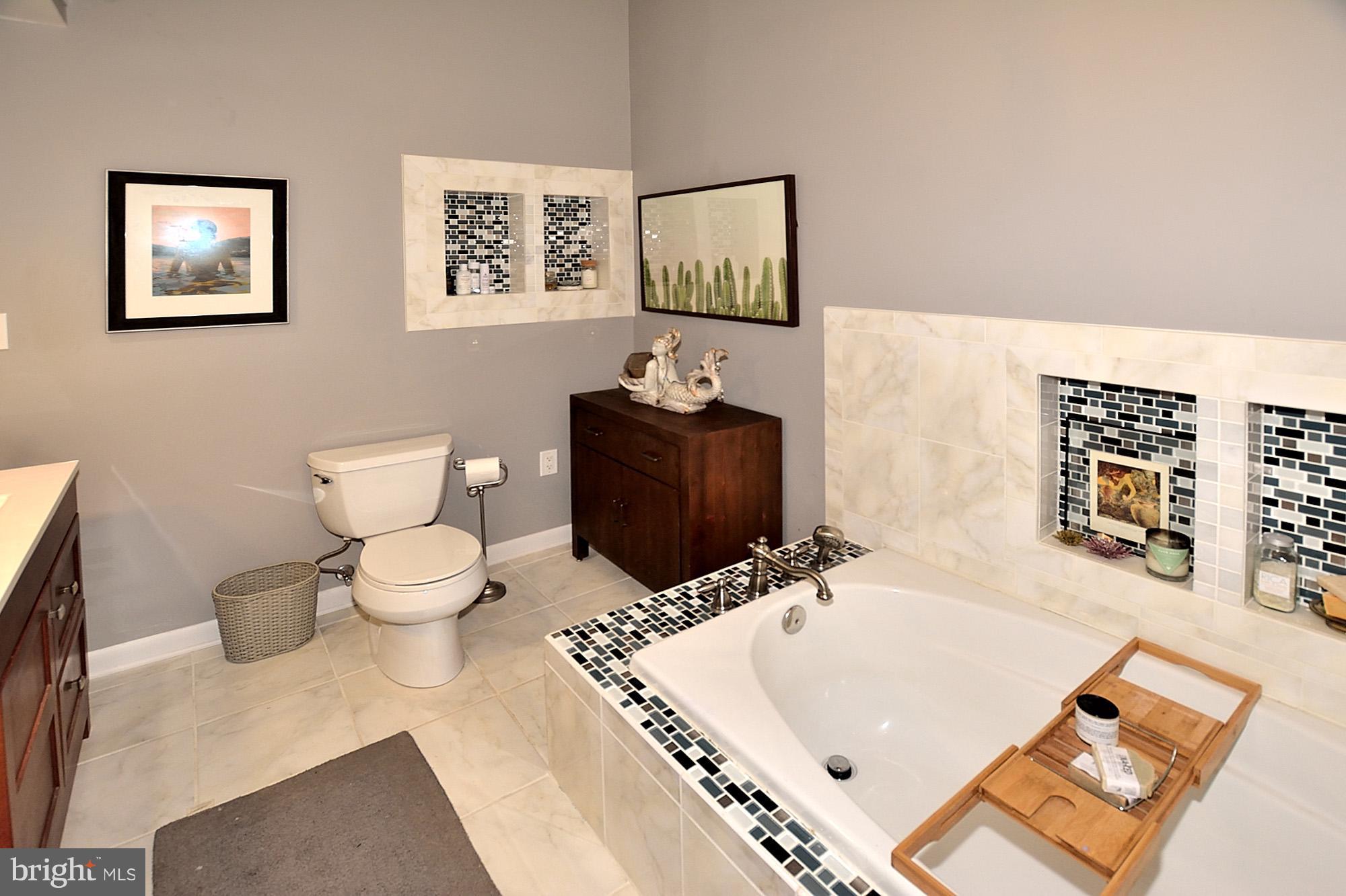 11518 Links Drive Reston, VA 20190 - Photo 21 of 30 Bath (Master)