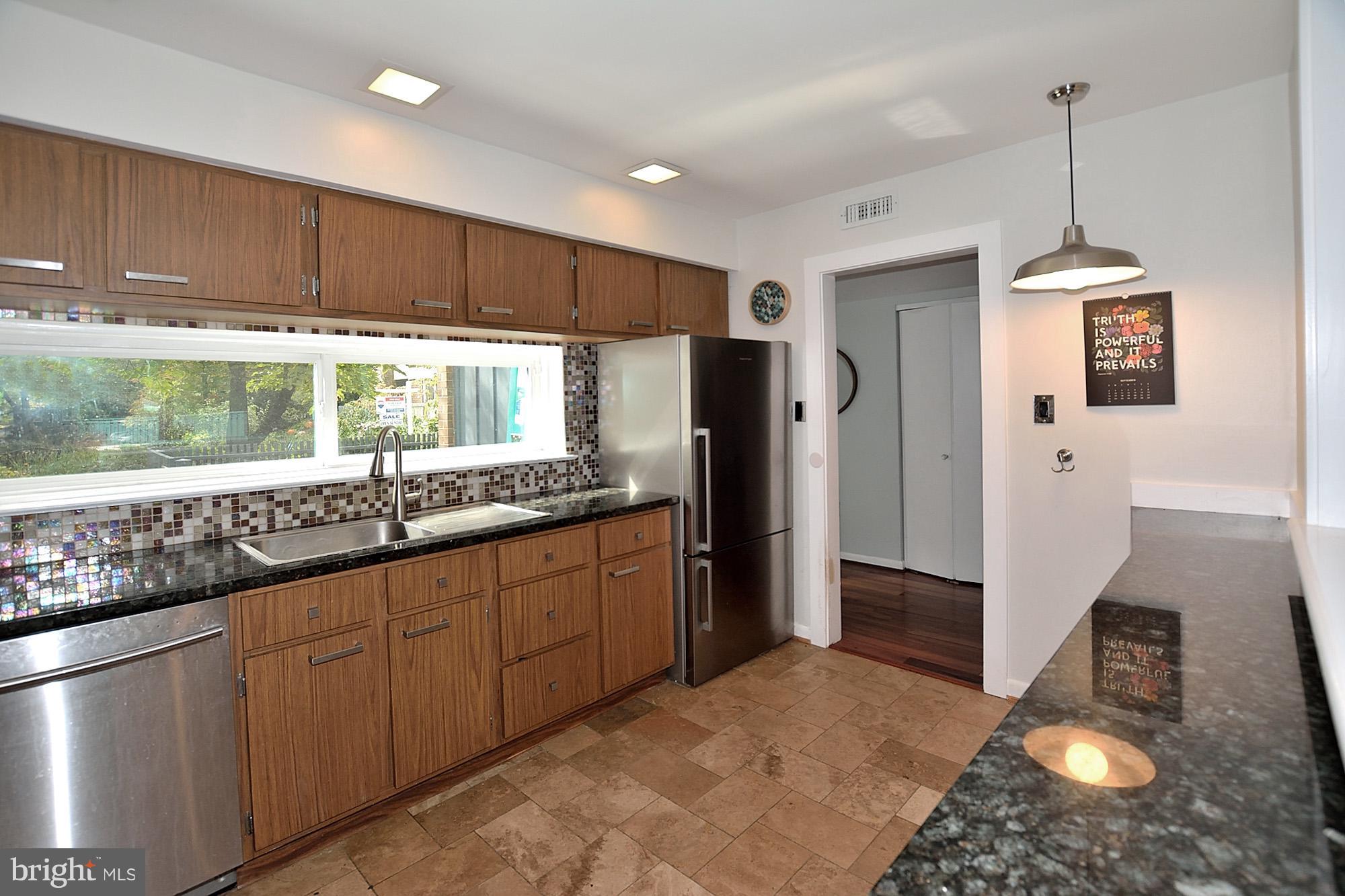 11518 Links Drive Reston, VA 20190 - Photo 10 of 30 Kitchen