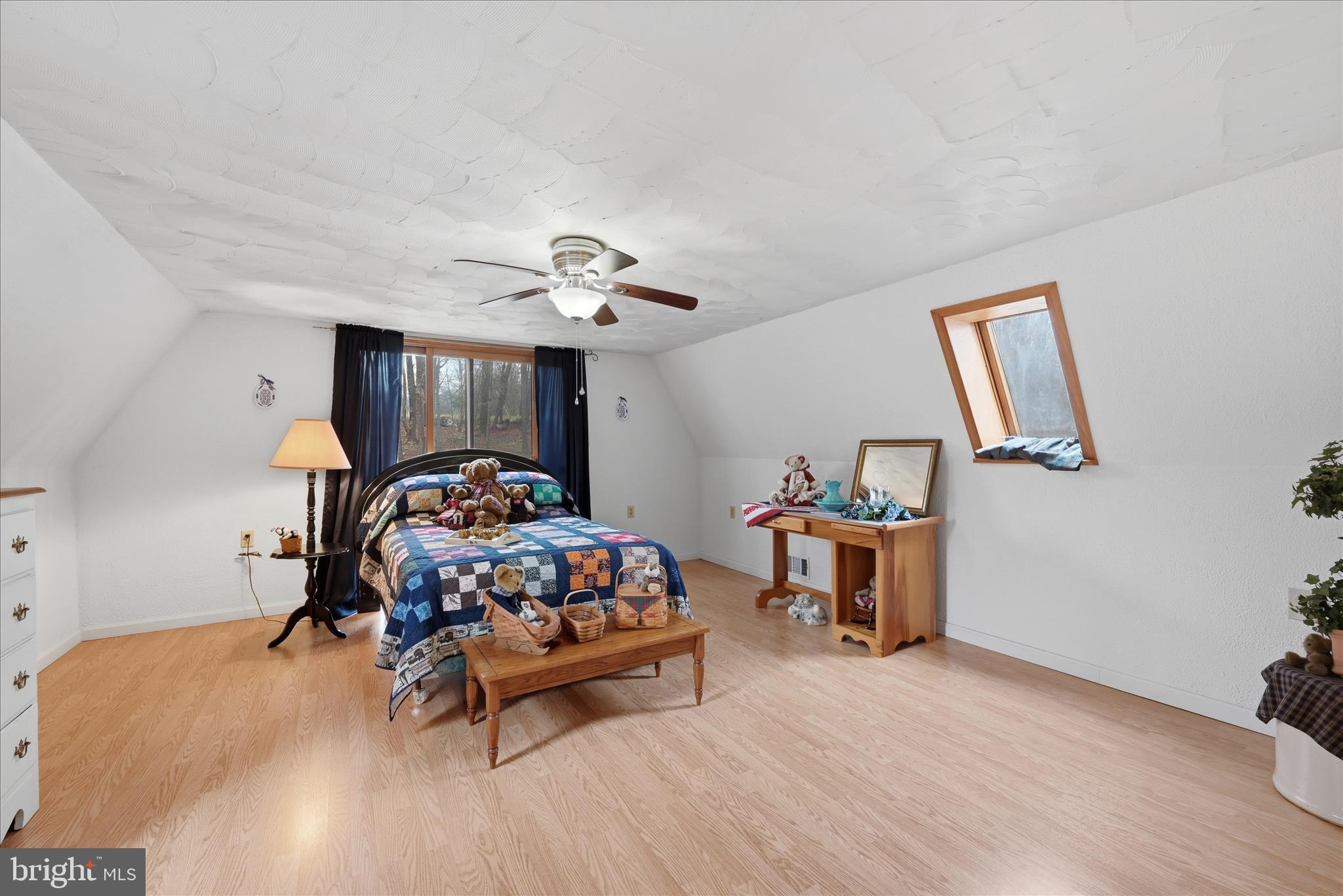 154 Spook Hollow Road Berkeley Springs, WV 25411 - Photo 22 of 60 Bedroom