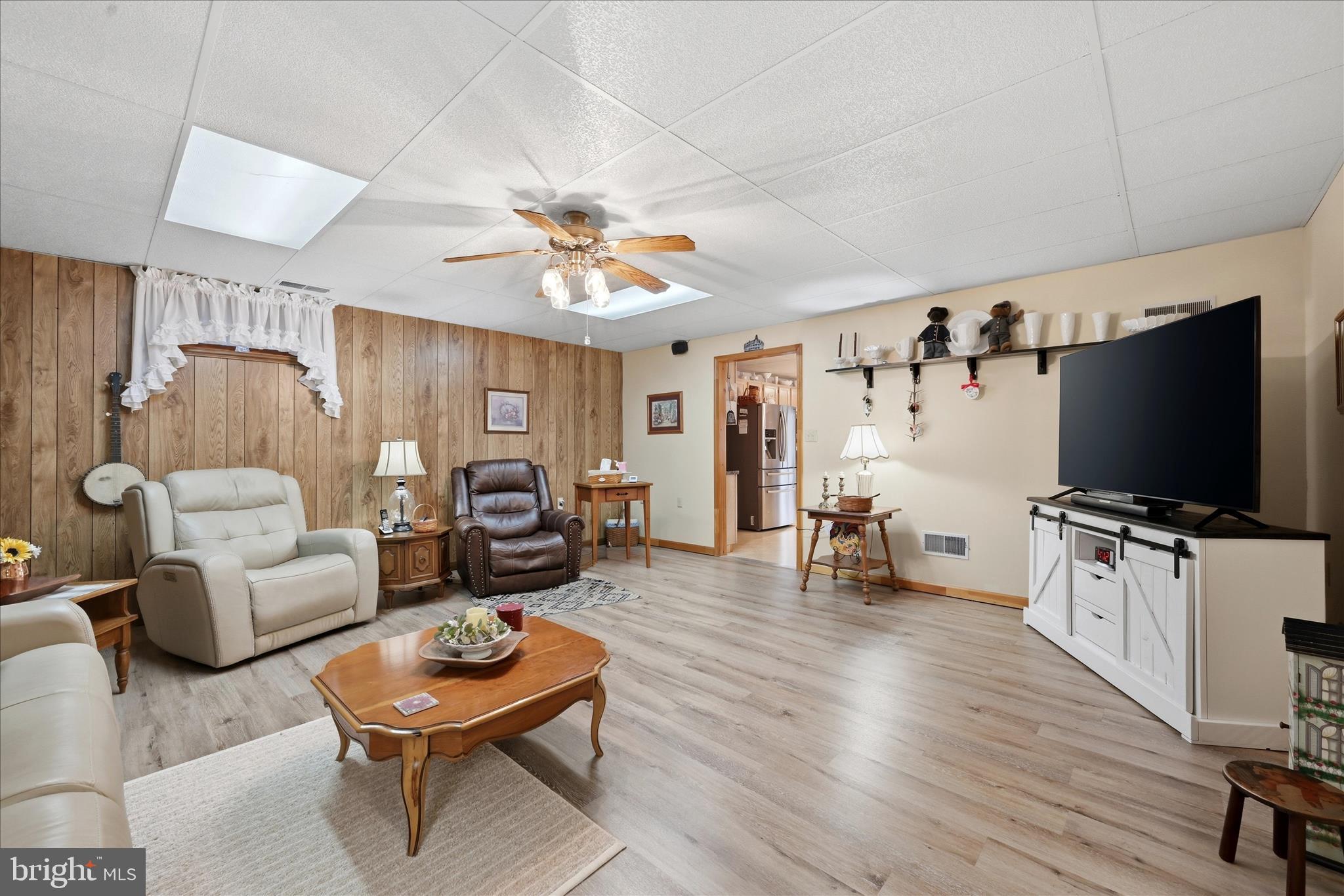 154 Spook Hollow Road Berkeley Springs, WV 25411 - Photo 6 of 60 Living Room