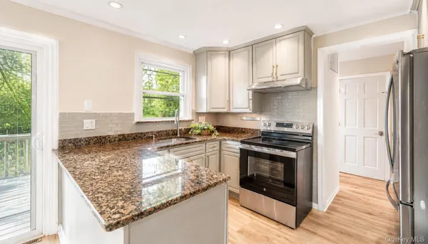 $11,000 | 10 Lundy Lane, Larchmont, NY 10538