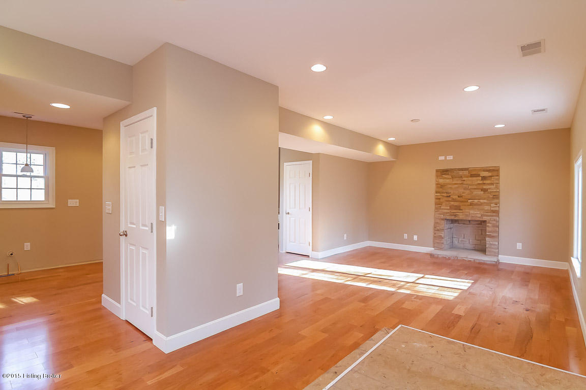 4636 Beaver Road Louisville, KY 40207 - Photo 13 of 73 0016