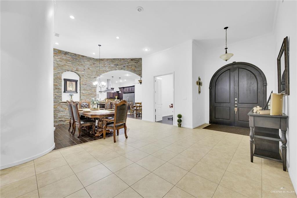 2405 West Rhin Drive Edinburg, TX 78539 - Photo 8 of 26 a view of a livingroom with furniture and window