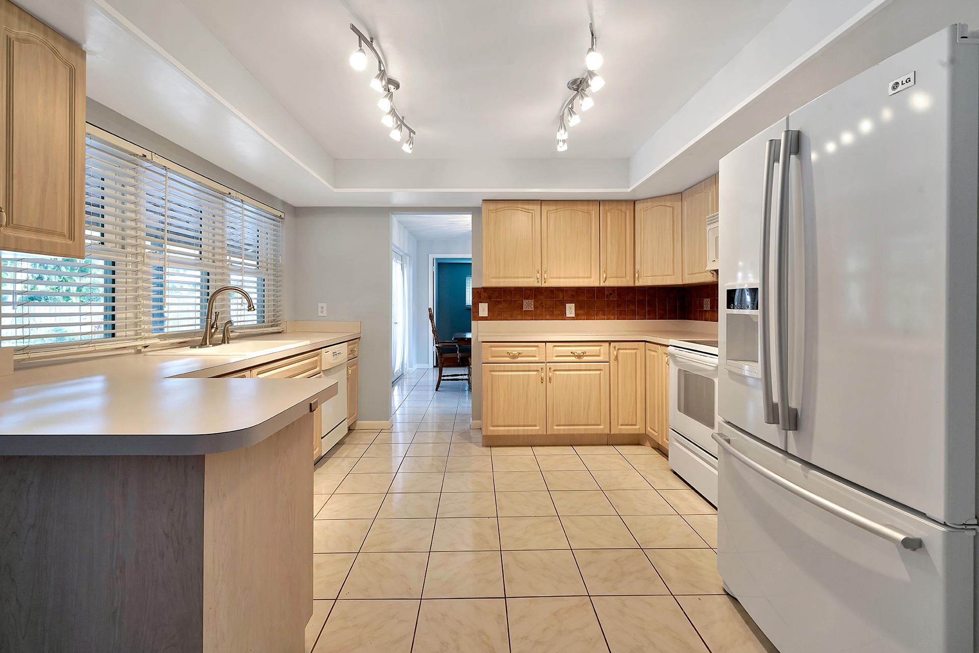 63 Cuyahoga Road Lake Worth, FL 33467 - Photo 13 of 34 Kitchen B