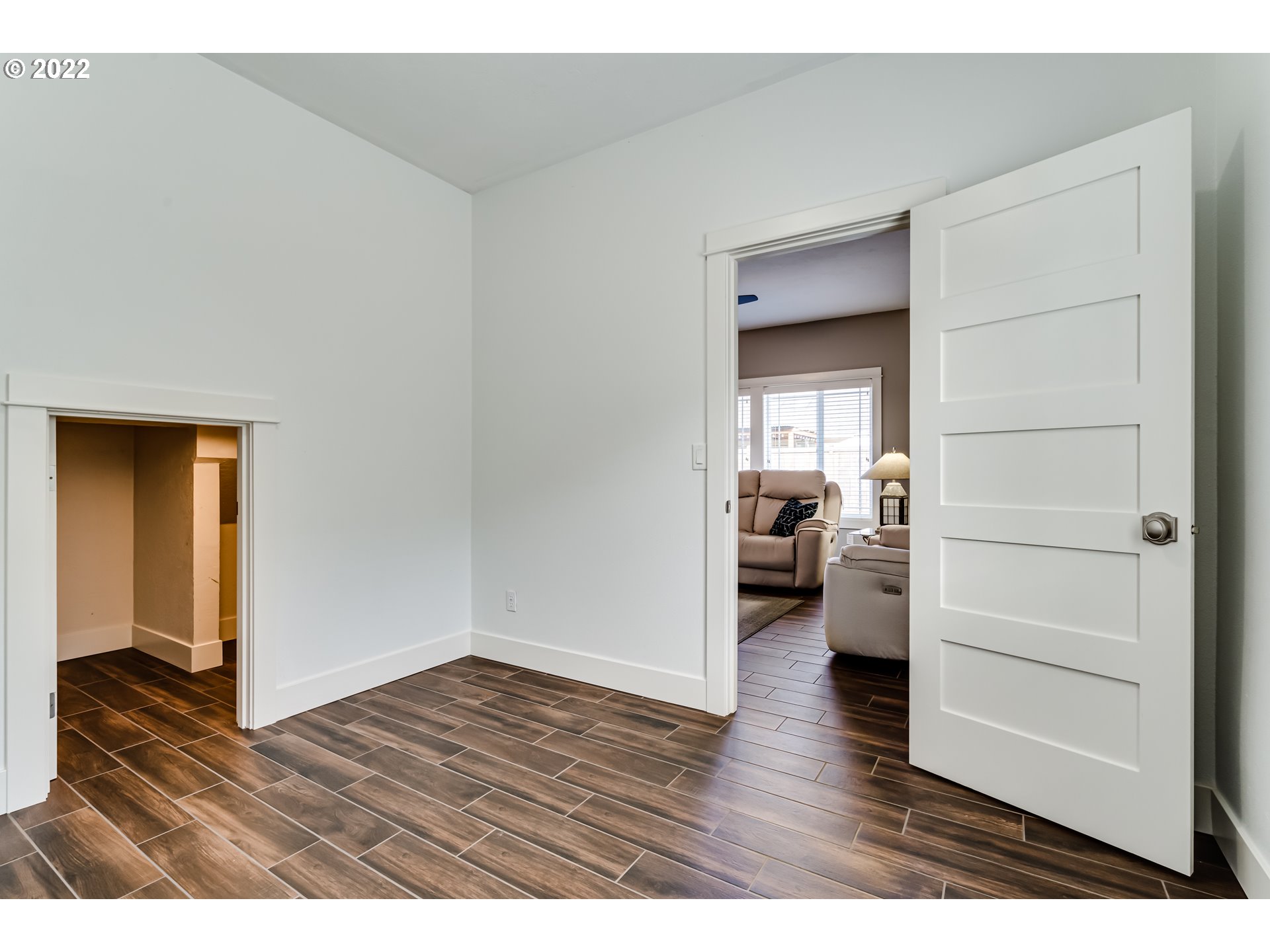3370 Falcon Drive Springfield, OR 97477 - Photo 15 of 29 a view interior of livingroom and hardwood floor