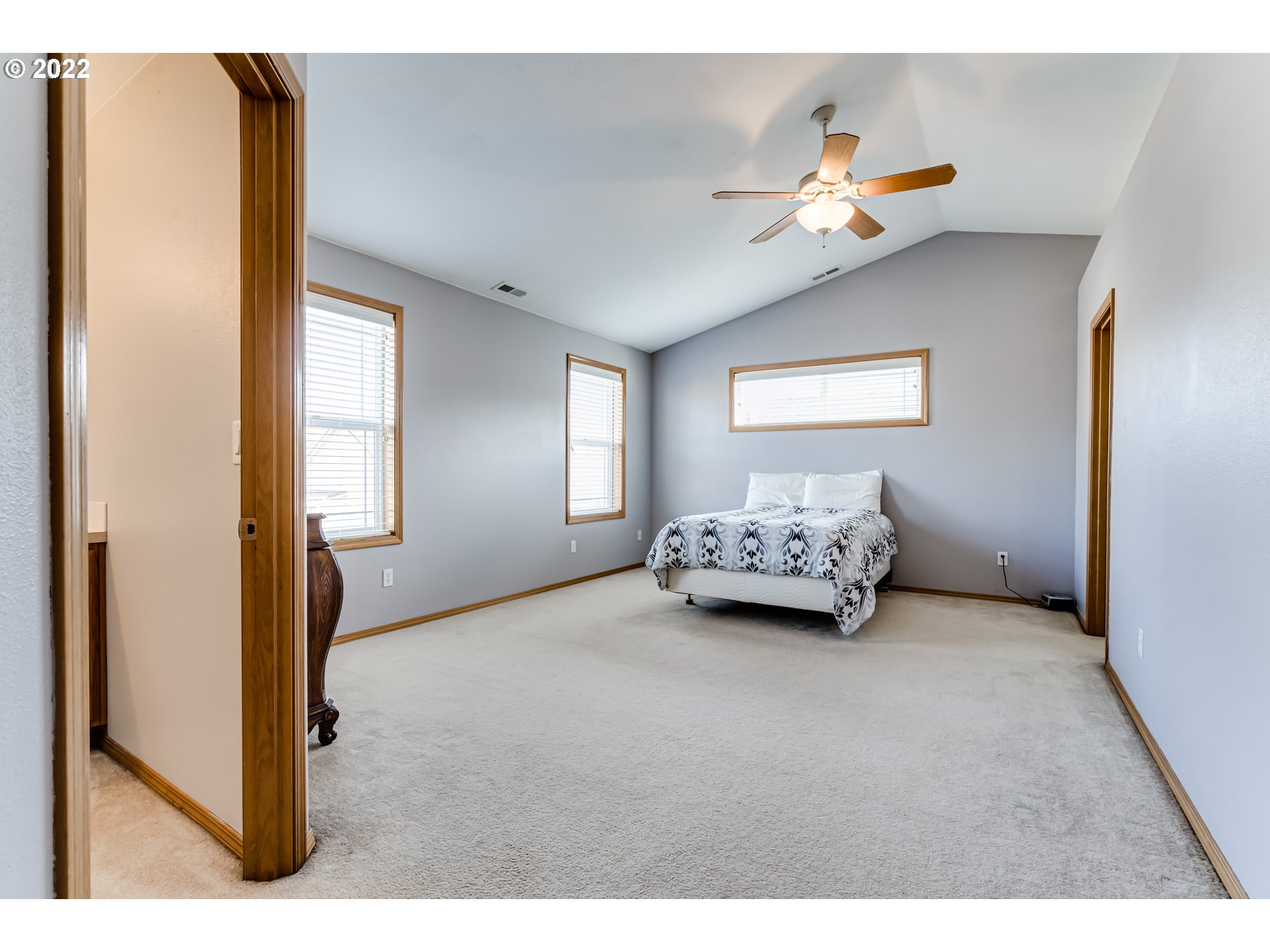 3370 Falcon Drive Springfield, OR 97477 - Photo 18 of 29 a view of livingroom with furniture
