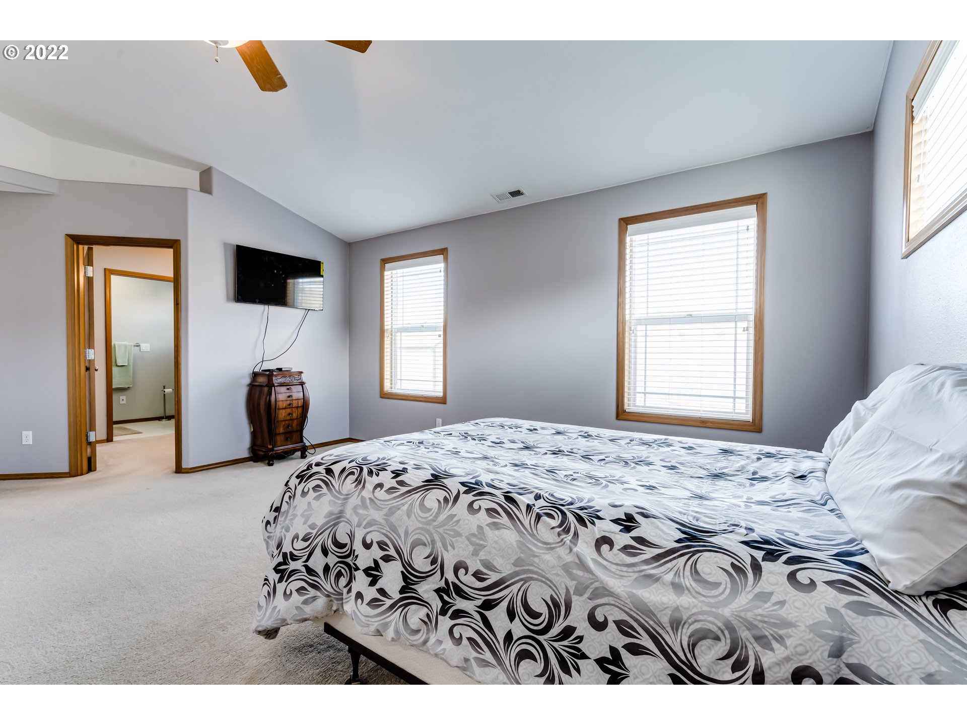 3370 Falcon Drive Springfield, OR 97477 - Photo 20 of 29 a bedroom with a bed and a window
