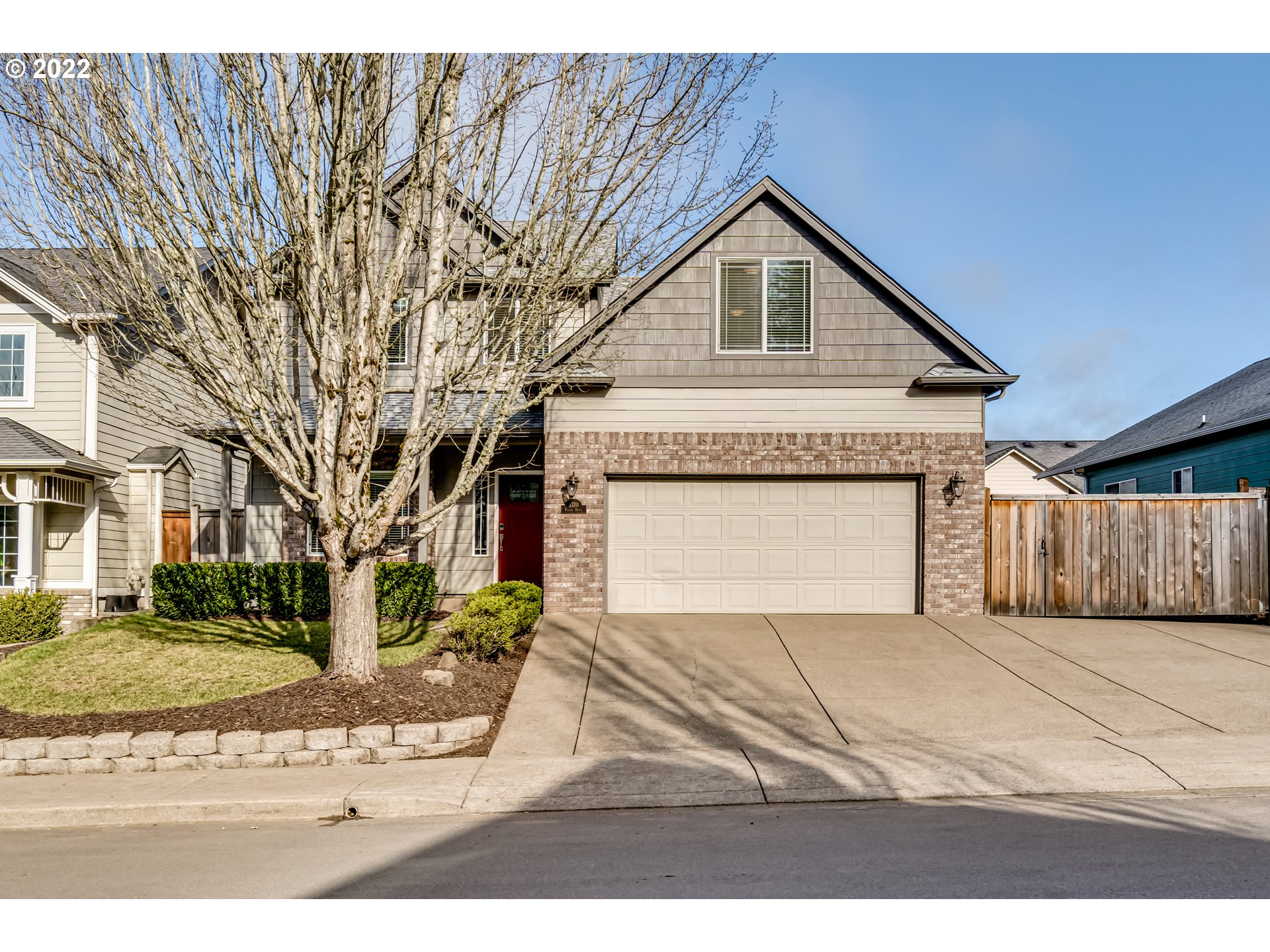 3370 Falcon Drive Springfield, OR 97477 - Photo 2 of 29 a view of a house with a yard