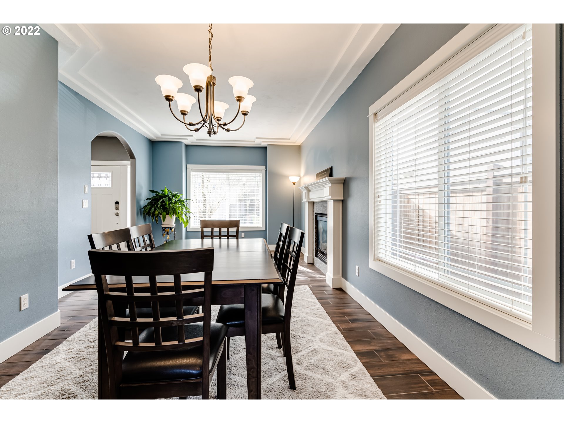 3370 Falcon Drive Springfield, OR 97477 - Photo 6 of 29 a view of a dining room with furniture and window
