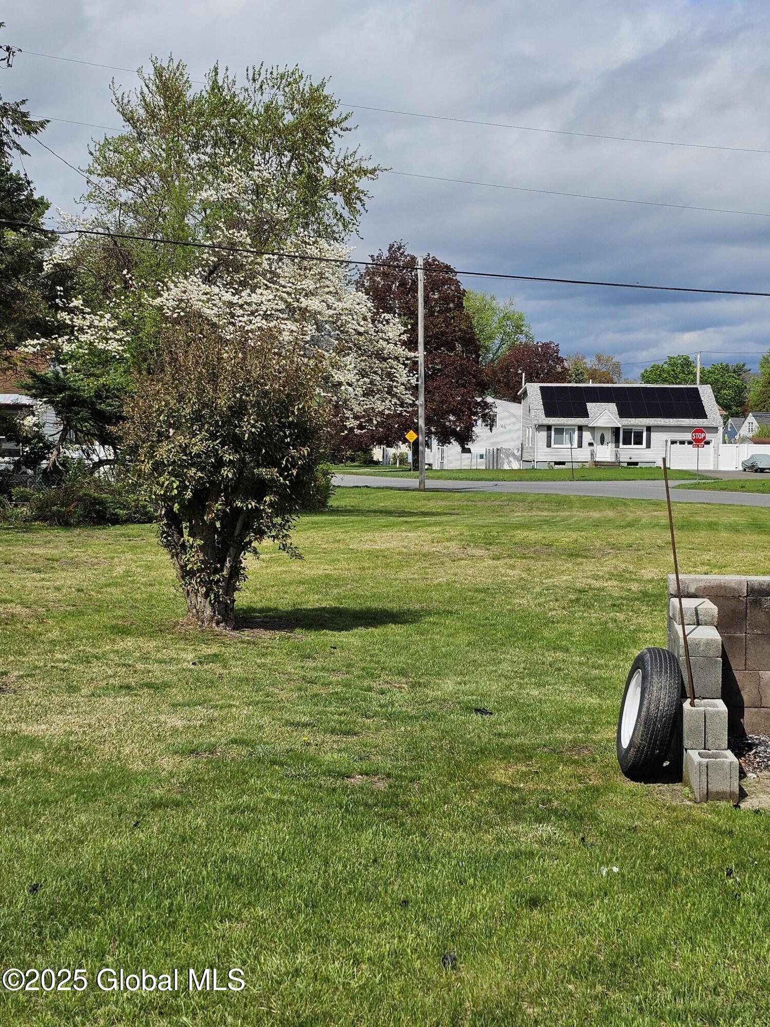 1824 Devendorf Road Schenectady, NY 12303 - Photo 3 of 20 20250507_151417 (1)